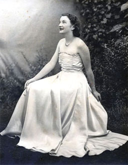 Lesley (Canet) Palmer as a young woman.